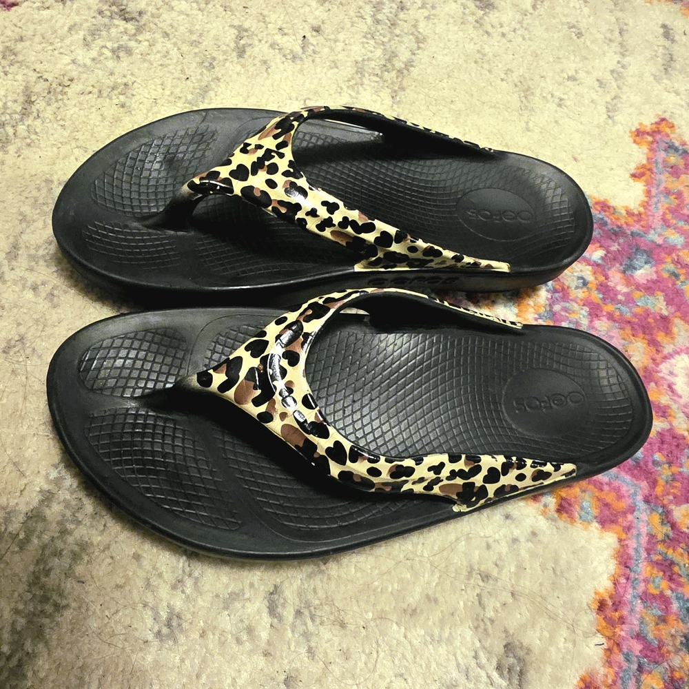 Oofos Leopard Print Recovery Flip Flops - Used
